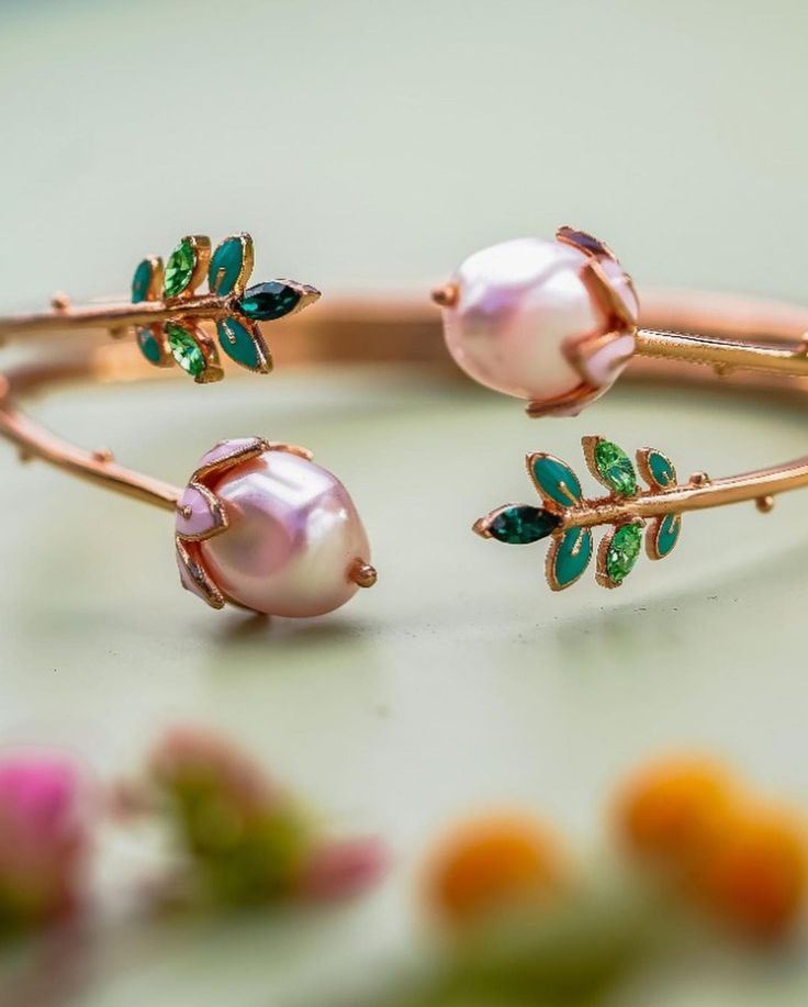 Garden Pearl Bangle