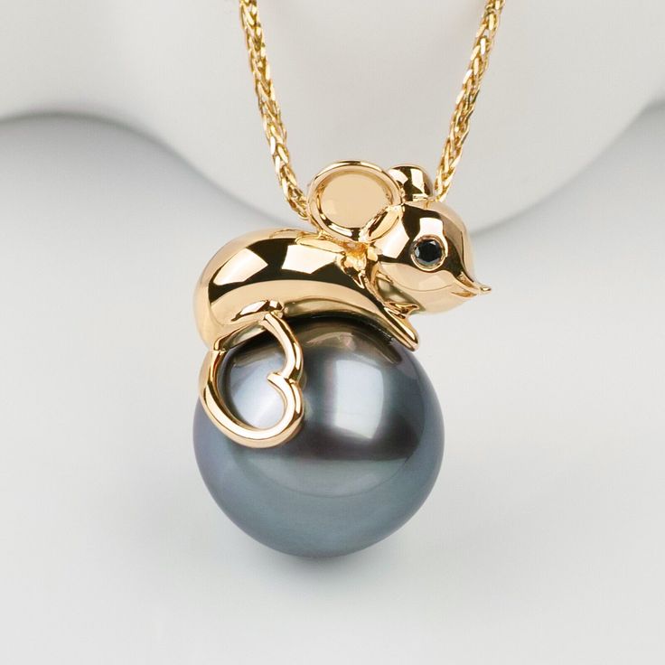 Golden Mouse Pearl Pendant Necklace